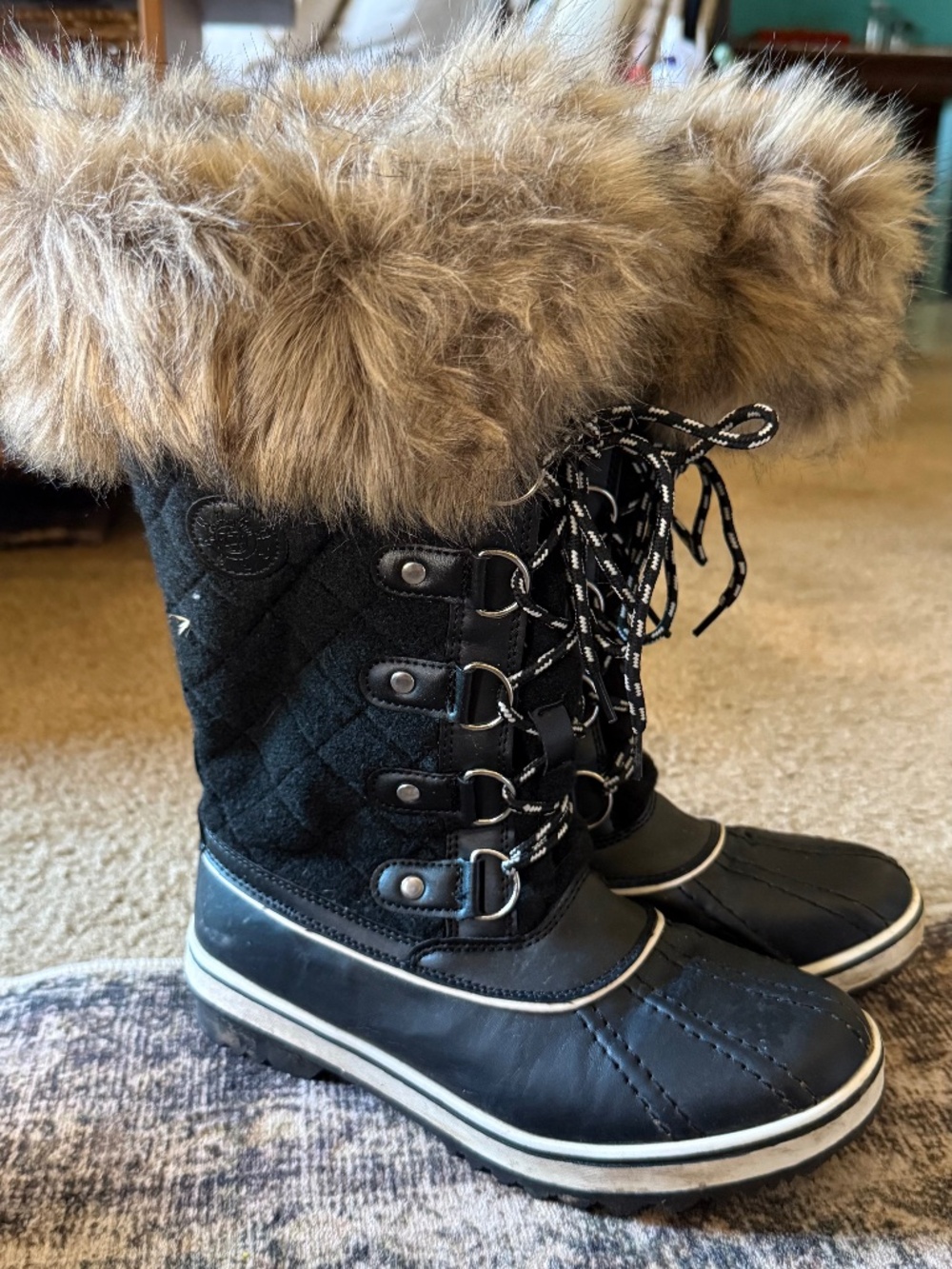 Snow Boots (with the fur)